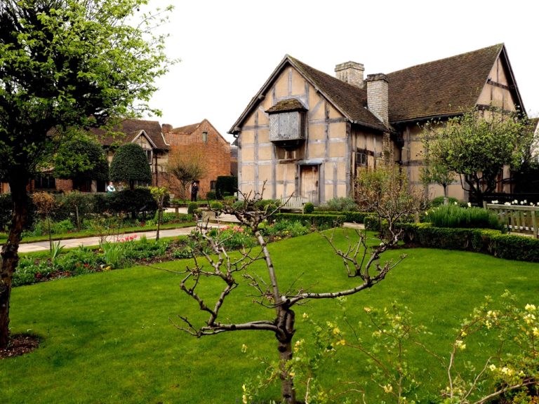 Stratford-upon-Avon: the Llfe of Shakespeare in England