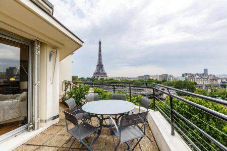 airbnb eiffel tower