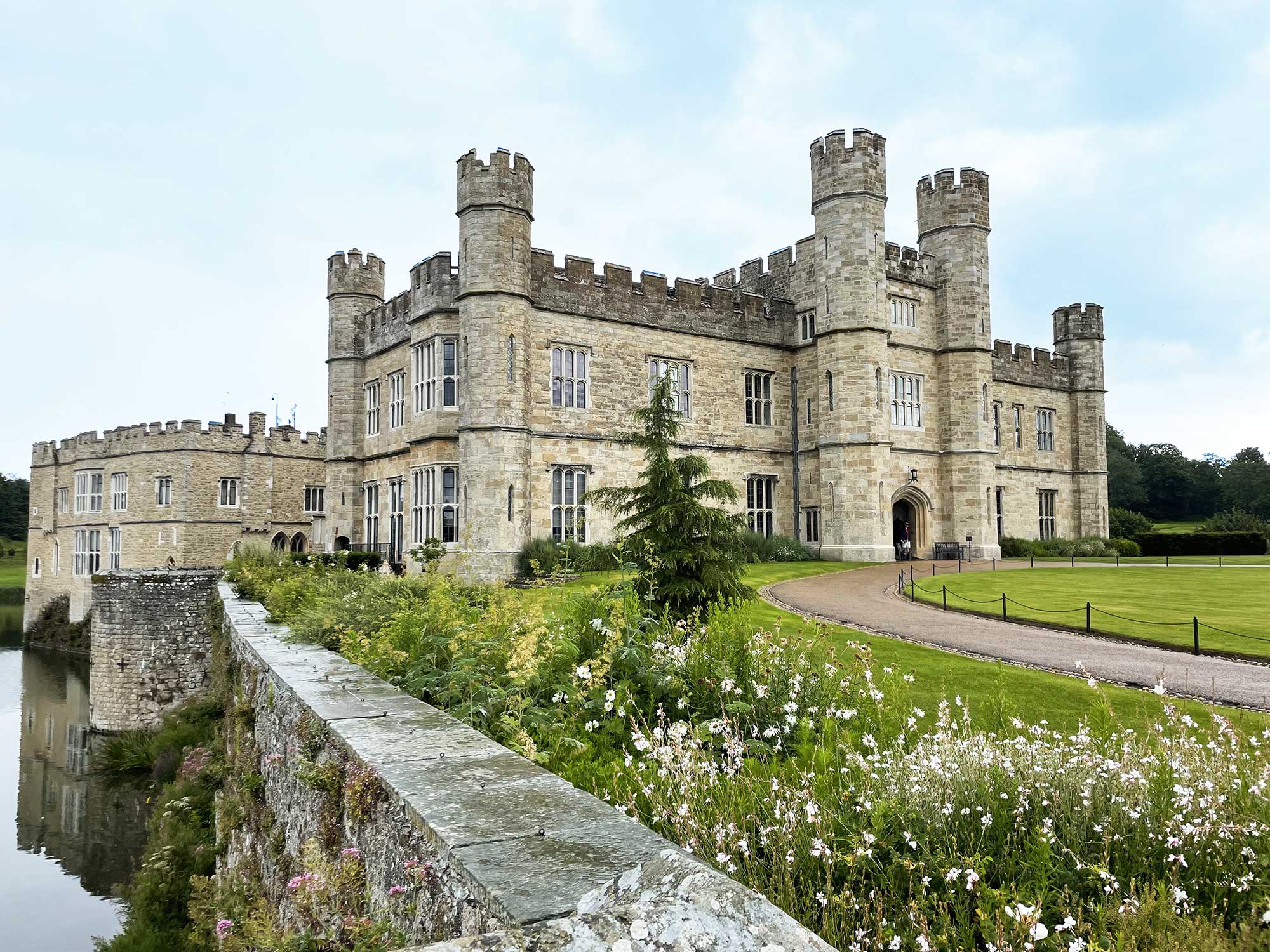Leeds-Castle-day-trips-from-London