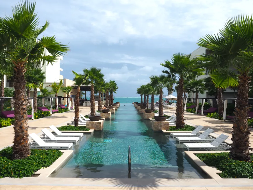 Where-to-stay-in-Riviera-Cancun-Breathless-Resorts
