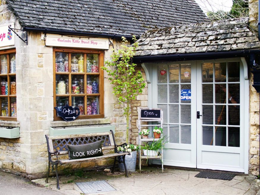 Bourton on the Water - Most Beautiful Cotswolds Villages 39