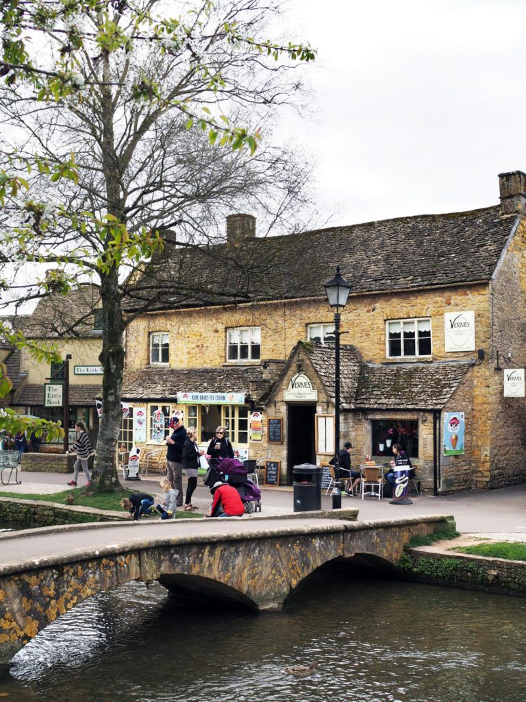 Bourton on the Water - Most Beautiful Cotswolds Villages 39