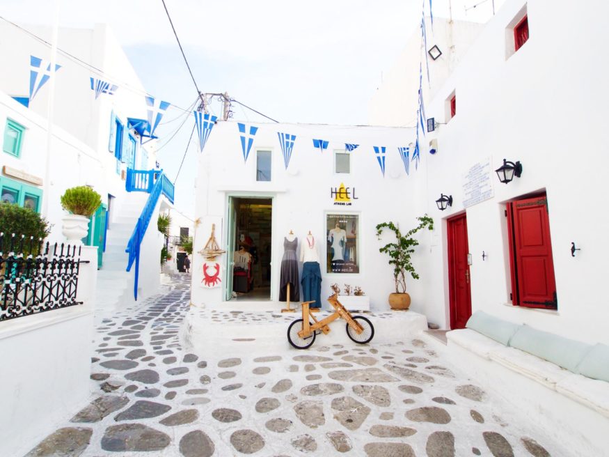 travel-to-greece-mykonos-village