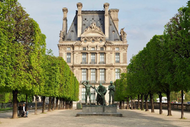 How to visit Paris and not spend a centime on attractions