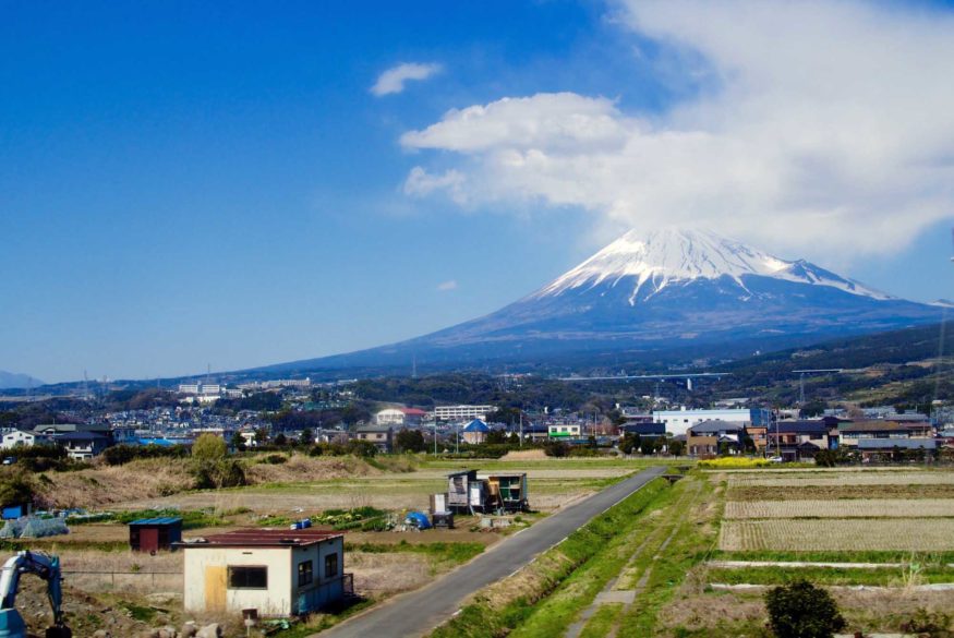 Trains in Japan - Mount Fuji - train tips Japan