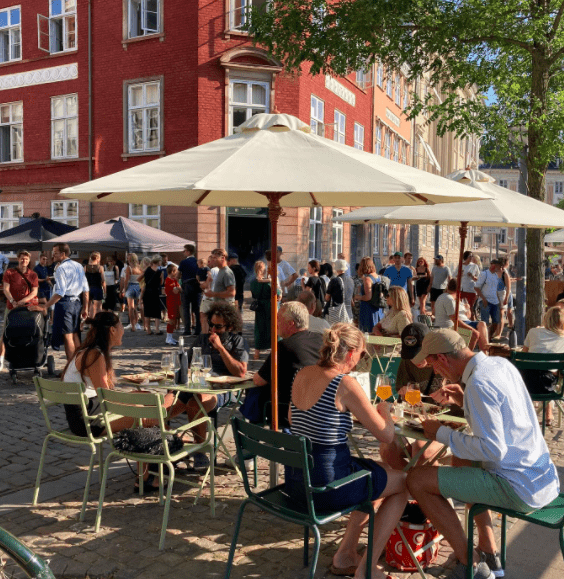 Ved Stranden - baruri de vinuri cu terasă Copenhaga