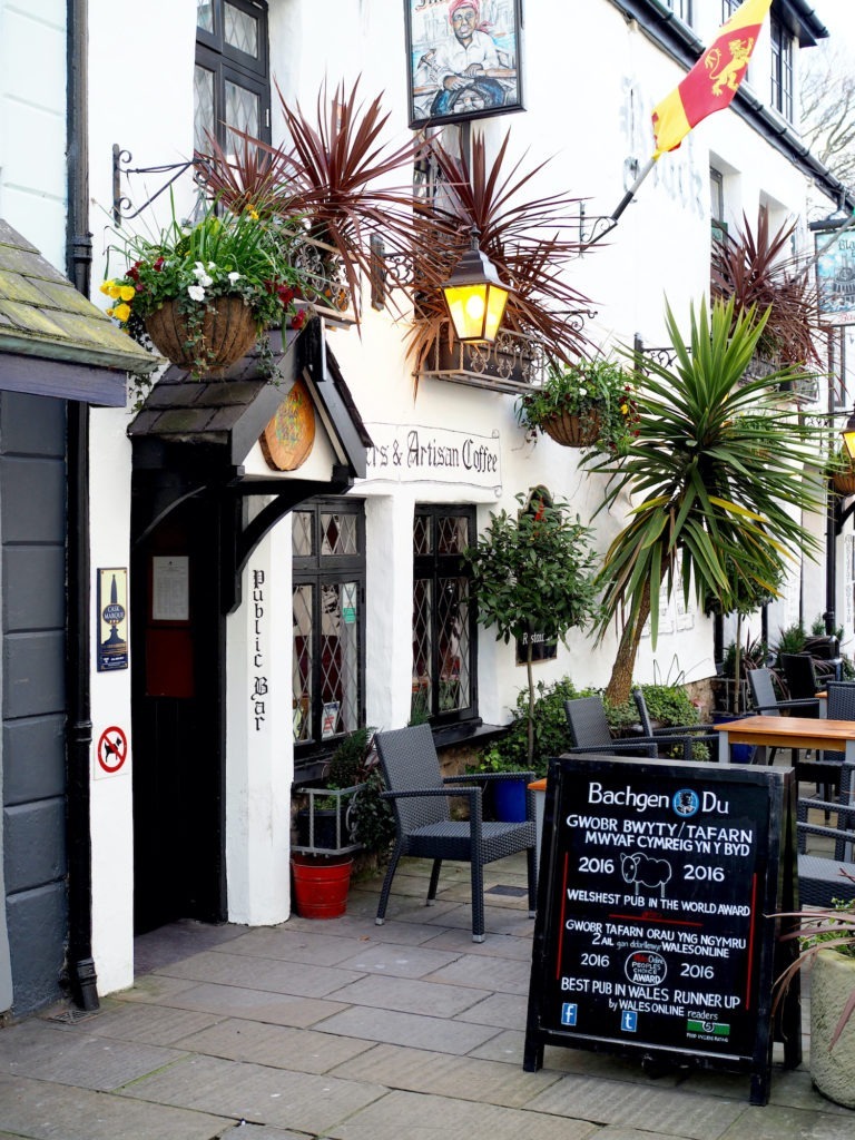 Beautiful Welsh pub - Black Boy Inn in Carnarfon